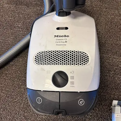 Miele Classic C1 Cat & Dog PowerLine Canister Vacuum Electro Brush Attachments - Thumbnail 2