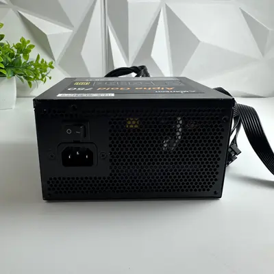 Montech Alpha Gold 750W 80 Plus Gold Power Supply XWYA09-750W ATX Power Supply - Thumbnail 3