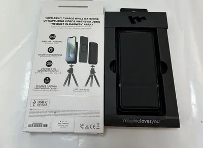 Mophie Wirelessly Charge while watching or capturing video, Magnetic Array - Thumbnail 2
