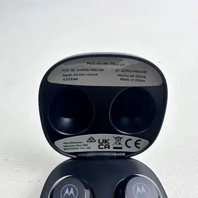 Motorola Moto Buds Charge True Wireless Earbuds, Bluetooth 5.0, Black - Thumbnail 3