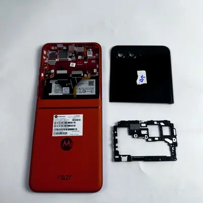 Motorola Razr 2024 XT2453-5 Housing Outer Screen Battery Camera Replacement Part - Good - Real photo at TamDo.us