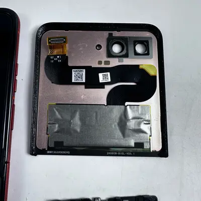 Motorola Razr 2024 XT2453-5 Housing Outer Screen Battery Camera Replacement Part - Thumbnail 4