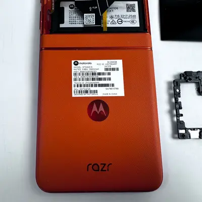 Motorola Razr 2024 XT2453-5 Housing Outer Screen Battery Camera Replacement Part - Thumbnail 5