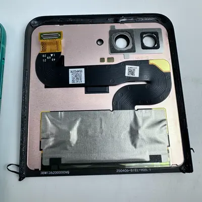 Motorola Razr 2025 XT2553-5 Green Outer Screen Housing Battery Camera Part - Thumbnail 3