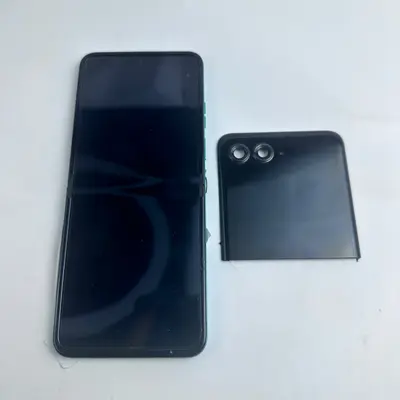 Motorola Razr 2025 XT2553-5 Green Outer Screen Housing Battery Camera Part - Good - Real photo at TamDo.us