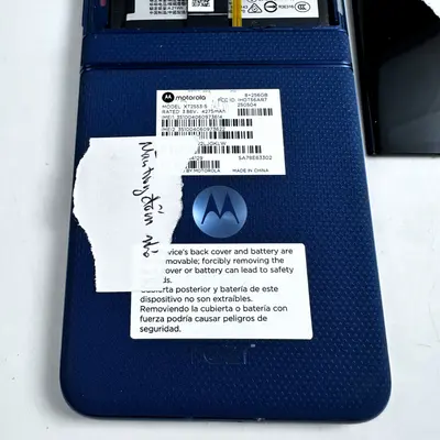 Motorola Razr 2025 XT2553-5 Outer Screen Housing Battery Camera Replacement Part - Thumbnail 4