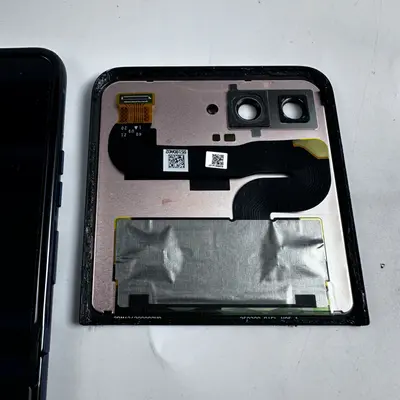 Motorola Razr 2025 XT2553-5 Outer Screen Housing Battery Camera Replacement Part - Thumbnail 5