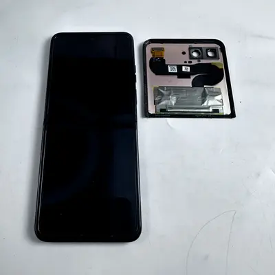 Motorola Razr 2025 XT2553-5 Outer Screen Housing Battery Camera Replacement Part - Thumbnail 7
