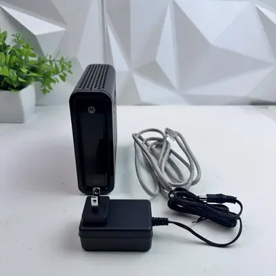 Motorola SURFboard SB6121 DOCSIS 3.0 Cable Modem – High-Speed Internet - Thumbnail 8