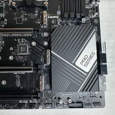 MSI PRO X670-P WIFI Motherboard AMD Socket AM5 Ryzen 7000 8000 9000 DDR5 ATX - Thumbnail 4