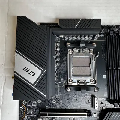 MSI PRO X670-P WIFI Motherboard AMD Socket AM5 Ryzen 7000 8000 9000 DDR5 ATX - Thumbnail 5