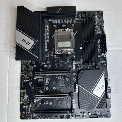 MSI PRO X670-P WIFI Motherboard AMD Socket AM5 Ryzen 7000 8000 9000 DDR5 ATX - Thumbnail 2