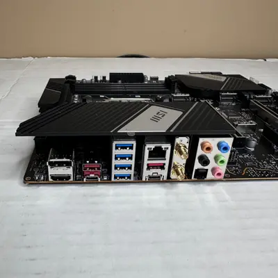 MSI PRO X670-P WIFI Motherboard AMD Socket AM5 Ryzen 7000 8000 9000 DDR5 ATX - Thumbnail 6
