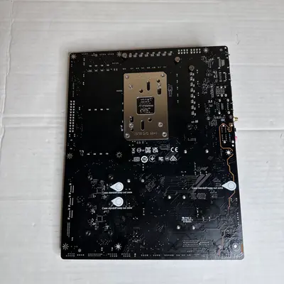 MSI PRO X670-P WIFI Motherboard AMD Socket AM5 Ryzen 7000 8000 9000 DDR5 ATX - Thumbnail 10