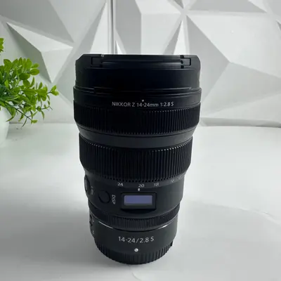 Nikon NIKKOR Z 14-24mm f/2.8 S Lens Ultra-Wide Zoom FX Mirrorless Z-Mount - Thumbnail 2