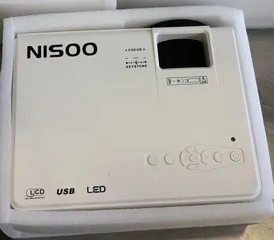 Nisoo M10 Mini Projector 1080p - Thumbnail 2