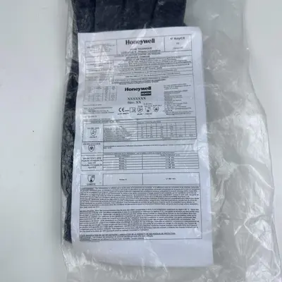 North B131R Black Chemical-Resistant Gloves - Size 8 - Thumbnail 4