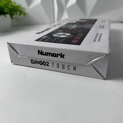 Numark DJ2GO2 Touch Portable 2-Channel Pocket DJ Controller Serato DJ Lite - Thumbnail 9