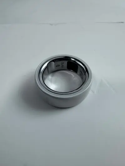 Oura Ring 4 Ceramic Smart Ring Health Fitness Tracker Cloud Size 6 - Thumbnail 2