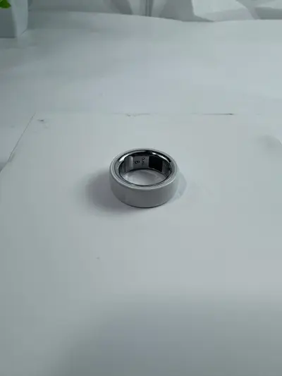 Oura Ring 4 Ceramic Smart Ring Health Fitness Tracker Cloud Size 6 - Thumbnail 3