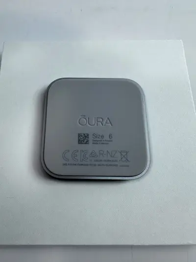 Oura Ring 4 Ceramic Smart Ring Health Fitness Tracker Cloud Size 6 - Thumbnail 8