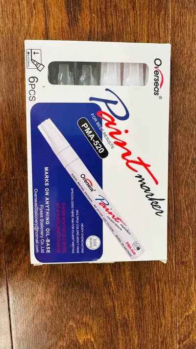 Overseas Permanent Oil-Based Paint Markers, 6pcs Set, Black & White - New - Real photo at TamDo.us