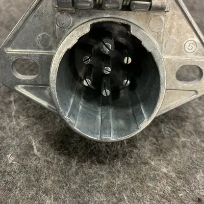Lot of 2 Philips 15-720 Socket, 7Way 2 Hole with Split Pins - Thumbnail 2