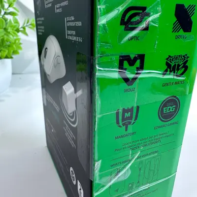 Razer Viper V3 Pro White Edition Ultralight Wireless Esports Gaming Mouse 8000Hz - Thumbnail 4