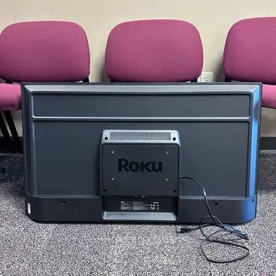 Roku Smart TV 40" Select Series, 1080p Full HD TV – Roku TV with Voice Remote - Thumbnail 3