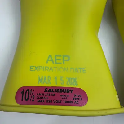 Salisbury Class 0 Rubber Insulating Gloves 1000V AC Size 10.5 Yellow D120 - Thumbnail 3
