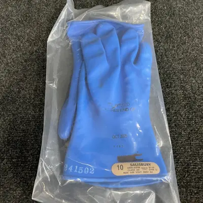 Salisbury D120 Class 00 Type II Rubber Insulating Gloves, Size 10, 500V AC - Thumbnail 3