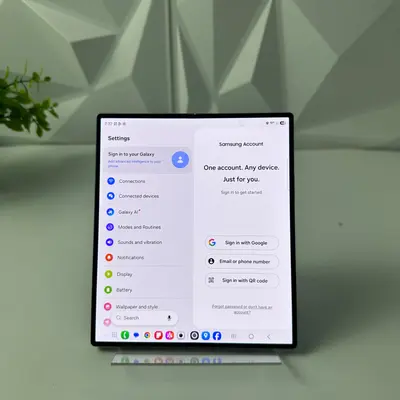 SAMSUNG GALAXY Z FOLD6 | 256GB | SILVER SHADOW | Verizon Locked - Thumbnail 10