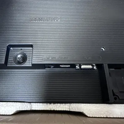 Samsung S3 Essential Monitor 24" Full HD LED Display (LS24C310) - Thumbnail 5