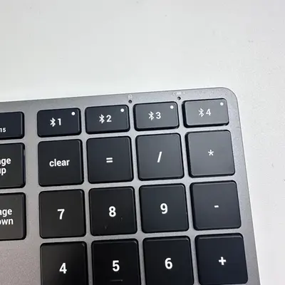 Satechi Slim X3 Bluetooth Backlit Keyboard Space Gray for Mac iPad ST-BTSX3 - Thumbnail 7