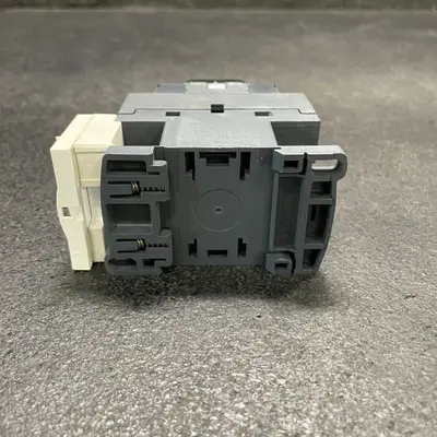 Schneider Electric LAD4BBVG Adapter Block 50-127V FOR TeSys Deca Contactors - Thumbnail 5