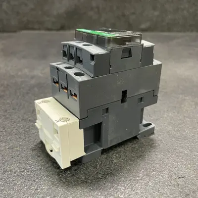 Schneider Electric LAD4BBVG Adapter Block 50-127V FOR TeSys Deca Contactors - Thumbnail 2