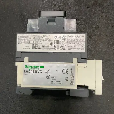 Schneider Electric LAD4BBVG Adapter Block 50-127V FOR TeSys Deca Contactors - Thumbnail 3
