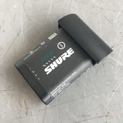 Shure SB930 Rechargeable Lithium-ion Battery Pack for MXCW640 - Thumbnail 4
