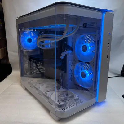 Skytech King 95 Gaming Desktop, Ryzen 7 9700X, 16GB DDR5, 1TB, RTX 5060 Ti 16GB - Thumbnail 2