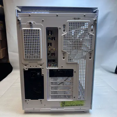 Skytech King 95 Gaming Desktop, Ryzen 7 9700X, 16GB DDR5, 1TB, RTX 5060 Ti 16GB - Thumbnail 4
