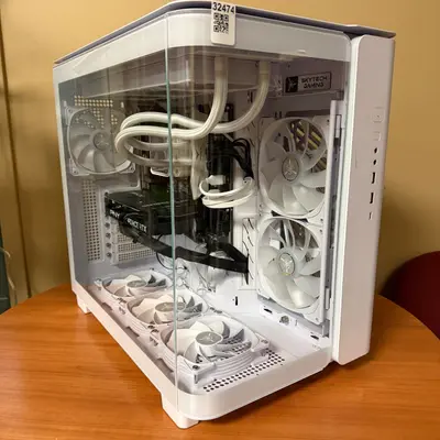 Skytech King 95 Gaming PC, AMD Ryzen 7 9700X, 16GB DDR5, 500GB SSD, RTX 4060 8GB - Thumbnail 3