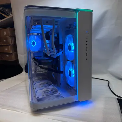 Skytech King 95 Gaming PC, Ryzen 7 9700X, 16GB DDR5, 1TB SSD, RTX 5060 Ti 16GB - Thumbnail 7