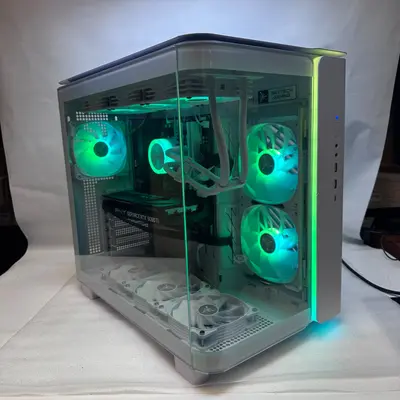 Skytech King 95 Gaming PC, Ryzen 7 9700X, 16GB DDR5, 1TB SSD, RTX 5060 Ti 16GB - Thumbnail 2