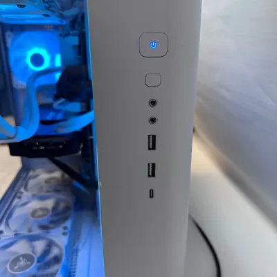 Skytech King 95 Gaming PC, Ryzen 7 9700X, 16GB DDR5, 1TB SSD, RTX 5060 Ti 16GB - Thumbnail 6