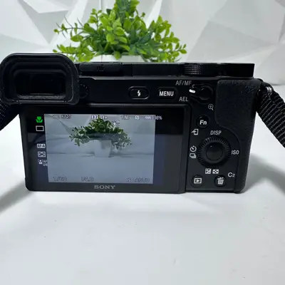 Sony Alpha 6400 APS-C Mirrorless Camera with 16-50mm OSS II & FE 50mm f/1.8 Lens - Thumbnail 8