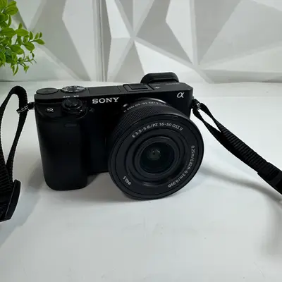 Sony Alpha 6400 APS-C Mirrorless Camera with 16-50mm OSS II & FE 50mm f/1.8 Lens - Thumbnail 3