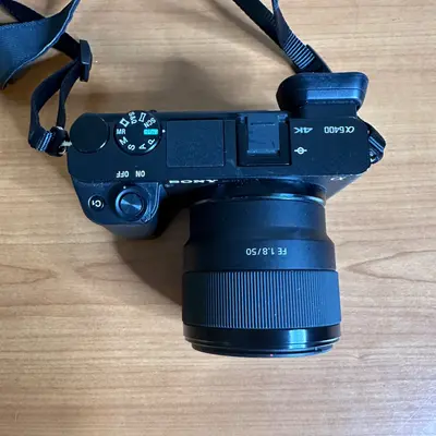 Sony Alpha 6400 APS-C Mirrorless Camera with FE 50mm f/1.8 Lens - Thumbnail 4
