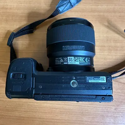 Sony Alpha 6400 APS-C Mirrorless Camera with FE 50mm f/1.8 Lens - Thumbnail 8