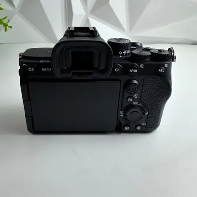 Sony Alpha 7 IV Mirrorless Camera Kit with FE 28-70mm F3.5-5.6 OSS II Lens - Thumbnail 10