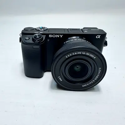 Sony Alpha a6400 Mirrorless Camera with 16-50mm f/3.5-5.6 OSS II Lens Kit - Thumbnail 2